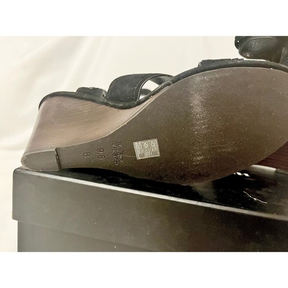 Coach Delaney Lux Suede Black Wedge Sandals Fringe Feather Charm BLK 9.5M - Picture 7 of 12